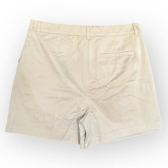 Old Navy Extra HighRise Khaki Pleated Ladies Basic Staple Shorts NWT | Sz L [38] - Picture 5 of 7